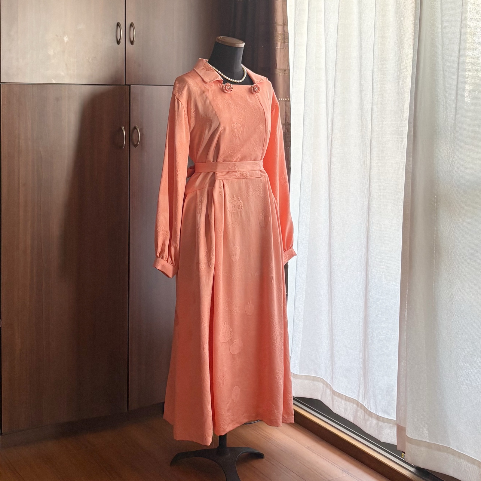 スクエアネック ワンピース + つまみ細工 着物リメイク 色無地 - Re