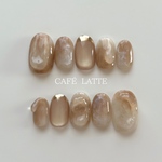 café latte☕️   ネイルチップ  秋  淡色  ブラウン  ホワイト  ゴールド  マグネット  ぷっくり  うるちゅる  うるうる  フレンチ
