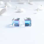 水色のキューブピアス／イヤリング