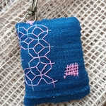 アフリカの藍染め布　刺し子キーホルダー（針刺し）