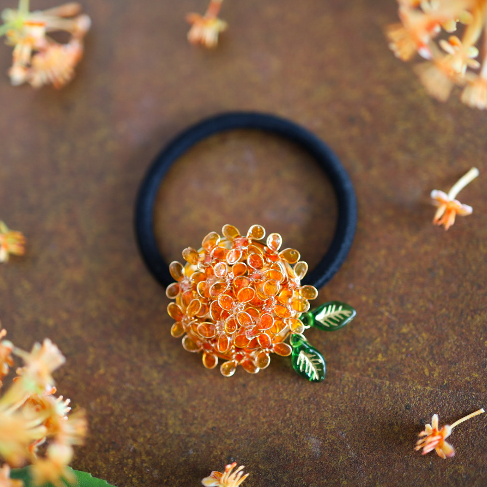 レジンヘアゴム ビジュー　ピンク　春夏　大ぶり　花形　2 レジンヘアゴム ビジュー ピンク 春夏 大ぶり 花形 2