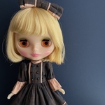 ブライス服　「紺×ピンクベージュのワンピース」　ブライスアウトフィット　ネオブライスサイズ