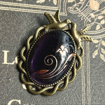 モッタイない！ヴィンテージ ガラスカボションのブローチ　パープル　金古美枠