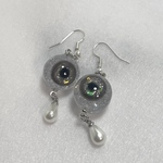 グラスアイピアス／イヤリング(ブラック)