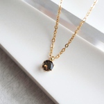 〈大人のブラウン〉スモーキークォーツの1粒ネックレス  サージカルステンレス　金属アレルギー対応　小ぶり　ゴールド　シルバー　ピンクゴールド　天然石　ブラウン　プレゼント　ギフト