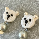 《ビーズ刺繍》ほんわか癒し系の白熊ピアス/イヤリング