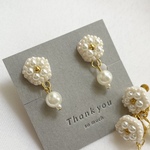 【揺れるお花パールピアス/イヤリング】小ぶり　日常使い　デート　お出かけ　結婚式　お呼ばれ　オケージョン　七五三　卒業式　入学式　きれいめ　かわいい　ブライダル