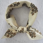 キッズスカーフ　生成りベースイエローフラワー