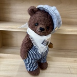 ハンドメイド　大きなキャスケット帽子を被ったテディベア風クマさん🧸ぬいぐるみ