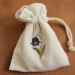 クロユリ　ミニ刺繍巾着