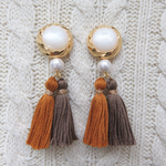 秋香る♡ダブルタッセルボタンピアス