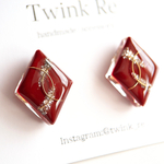 赤色の和風レジンピアス/イヤリング　着物　浴衣　振袖　袴　結婚式　成人式　卒業式　前撮り　和装ピアス