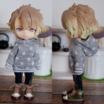 グレー水玉　パーカーとパンツのセット（ねんどろいどどーるオビツ11ボディ共有サイズ）