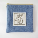 チラッと覗く、ねこポーチ　（刺繍　ギンガムチェック　動物）