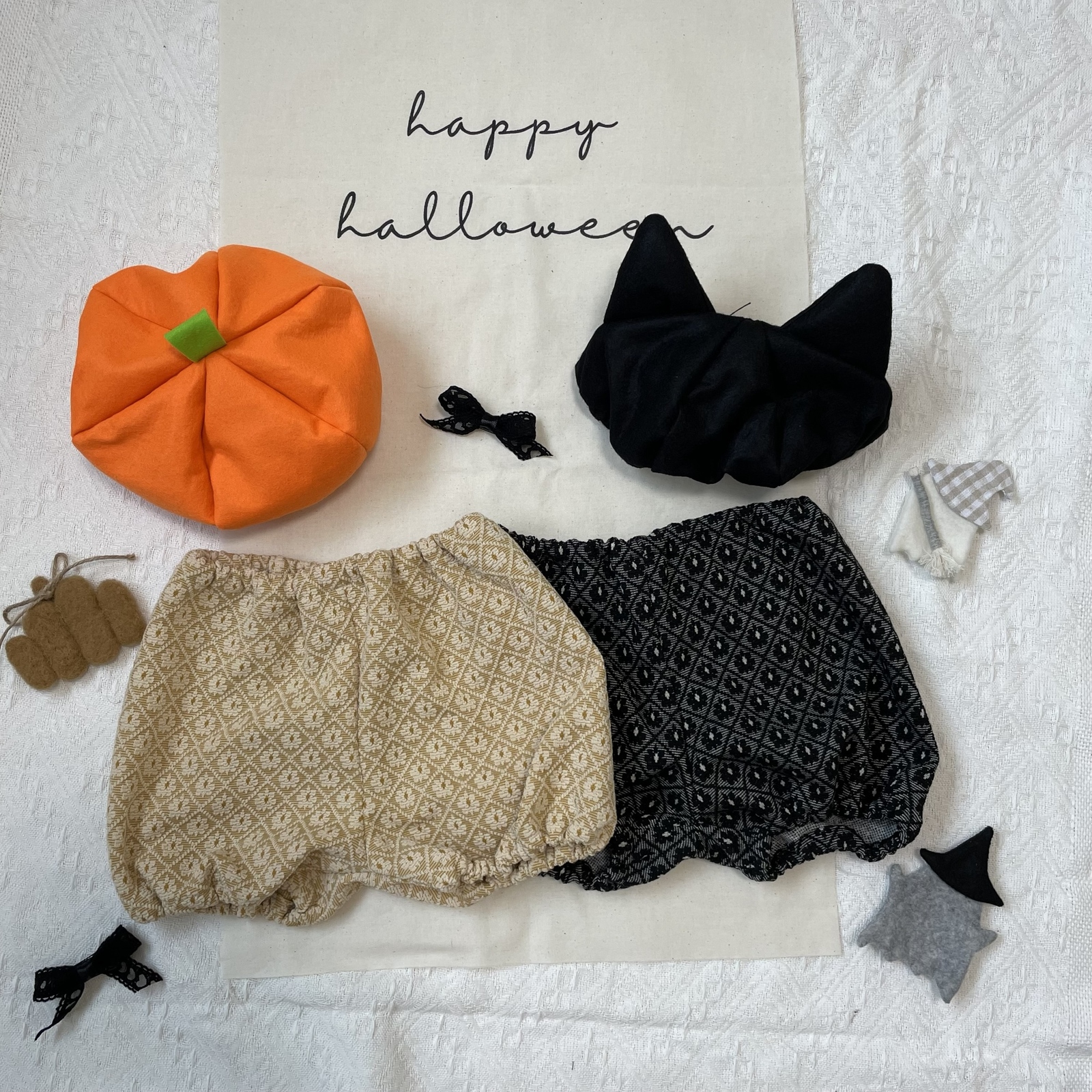 ハンドメイド フェルト かぼちゃパンツ 黒猫 しっぽつき