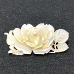 一点物☆癒しのお守り ヒーリングパワーストーン 天然石 マザーオブパール 薔薇 カービング彫刻ブローチ