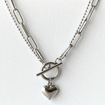 長さが選べて大人気シルバーハートとマンテルのチェーンネックレス　ステンレスネックレス　大人可愛い　大人ファッション　カジュアル　おしゃれ　シンプルコーデ　シルバーアクセ　ステンレスハート　マンテル