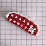 スカラップフリルのペンポーチ【レッド】　ペンケース　手編みポーチ　ギンガムチェック　小物入れ　ハーフムーン　アフガン編み　かぎ針編み