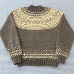 丸ヨークのセーター