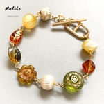 大人カーキ×マスタード×べっ甲 大ぶり 花　紅葉 レトロ アンティーク アクリルビーズ マンテル ブレスレット秋冬