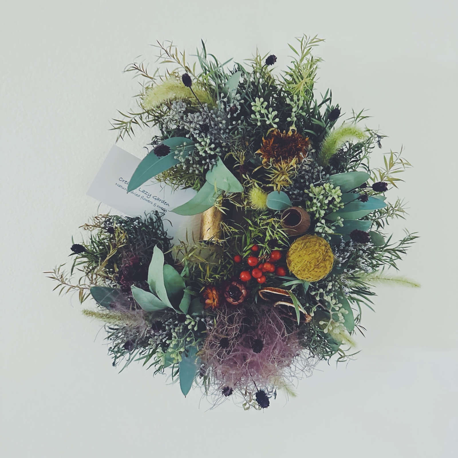 5-39 batanical wreath / 赤い実のクレセントリース ベル付き