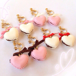  チョコレートサンドのいちご&ミルクマカロンイヤリング/ピアス両耳