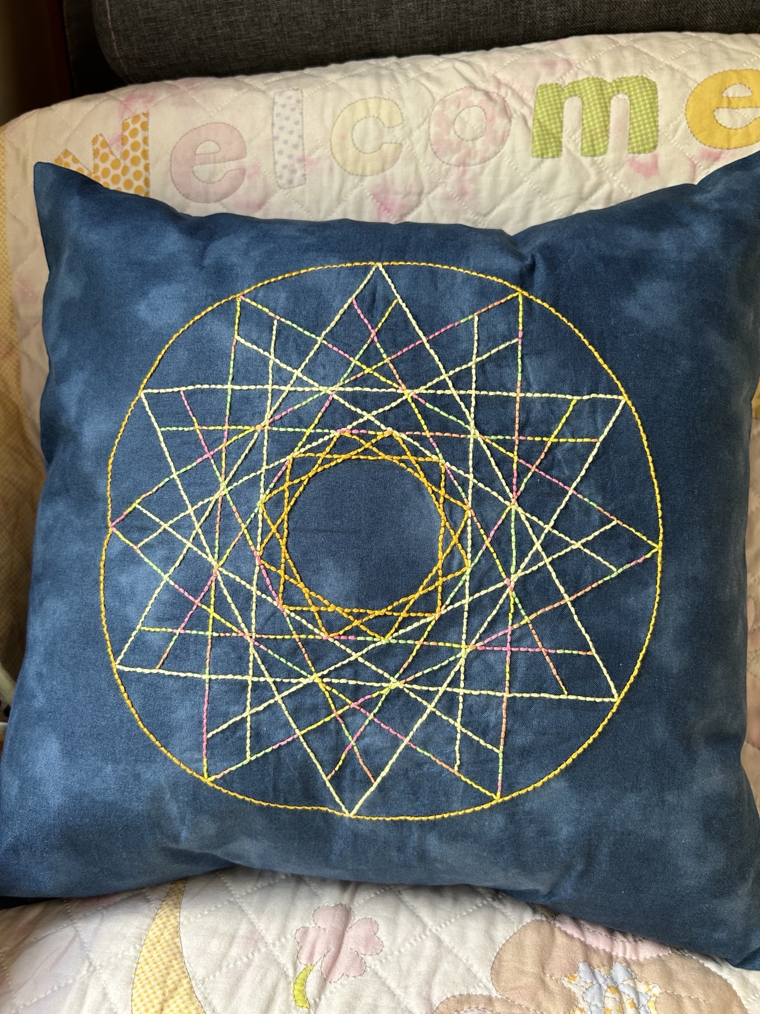 フラワーオブライフという、完全なる調和を表す神聖幾何学模様を、手