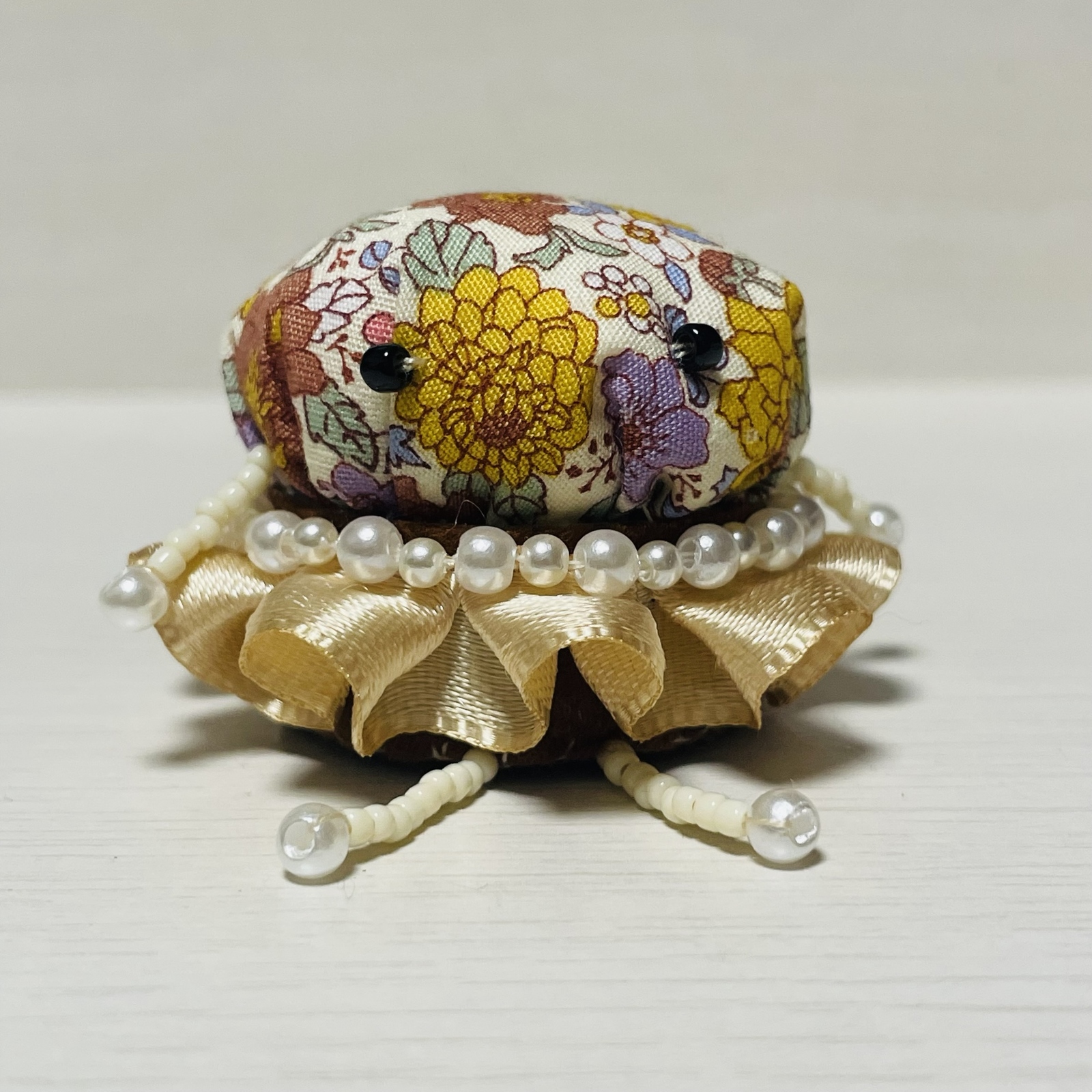 ピンクッション 針刺し人形 「エリーヌちゃん」 - 虹色はんず | minne