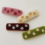 【秋冬限定】⋮ 刺繍 ⋮ ベロアとお花のぱっちんピン ヘアピン キッズ ベビー 赤ちゃん お祝い 出産祝い 刺繍 カラフル ヘアクリップ プチギフト プチプラ ベルベット　韓国子供服　海外子供服