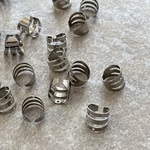 在庫処分〔8個〕穴あり　イヤーカフ　ステンレス　シルバー