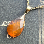 おばあちゃまの宝石箱　懐古なべっこうのネックレス　カットが美しい鼈甲の雫