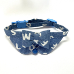 ★猫ちゃんの首輪 アルファベット柄英字デニム風　襟つき(サックス)
