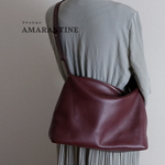 本革ショルダーバッグ レディース大容量　人気レザーバッグ通勤バッグ 肩掛けバッグ　斜め掛けカジュアルバッグ作品の色は、大人っぽいワインレッド