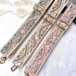 NEW✧*｡ホワイトザリ刺繍 ショルダーストラップ　カメラストラップ　スマホショルダー インド刺繍リボン ショルダーバッグ