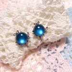 アクアブルーグリーンのイヤリング（シルバーカラー）葉っぱ