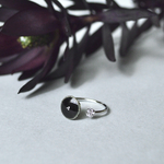 ブラック　＊ 陶器 リング　フリーサイズ