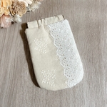 ナチュラルなコットンリネンの刺繍生地とレースのメガネケース