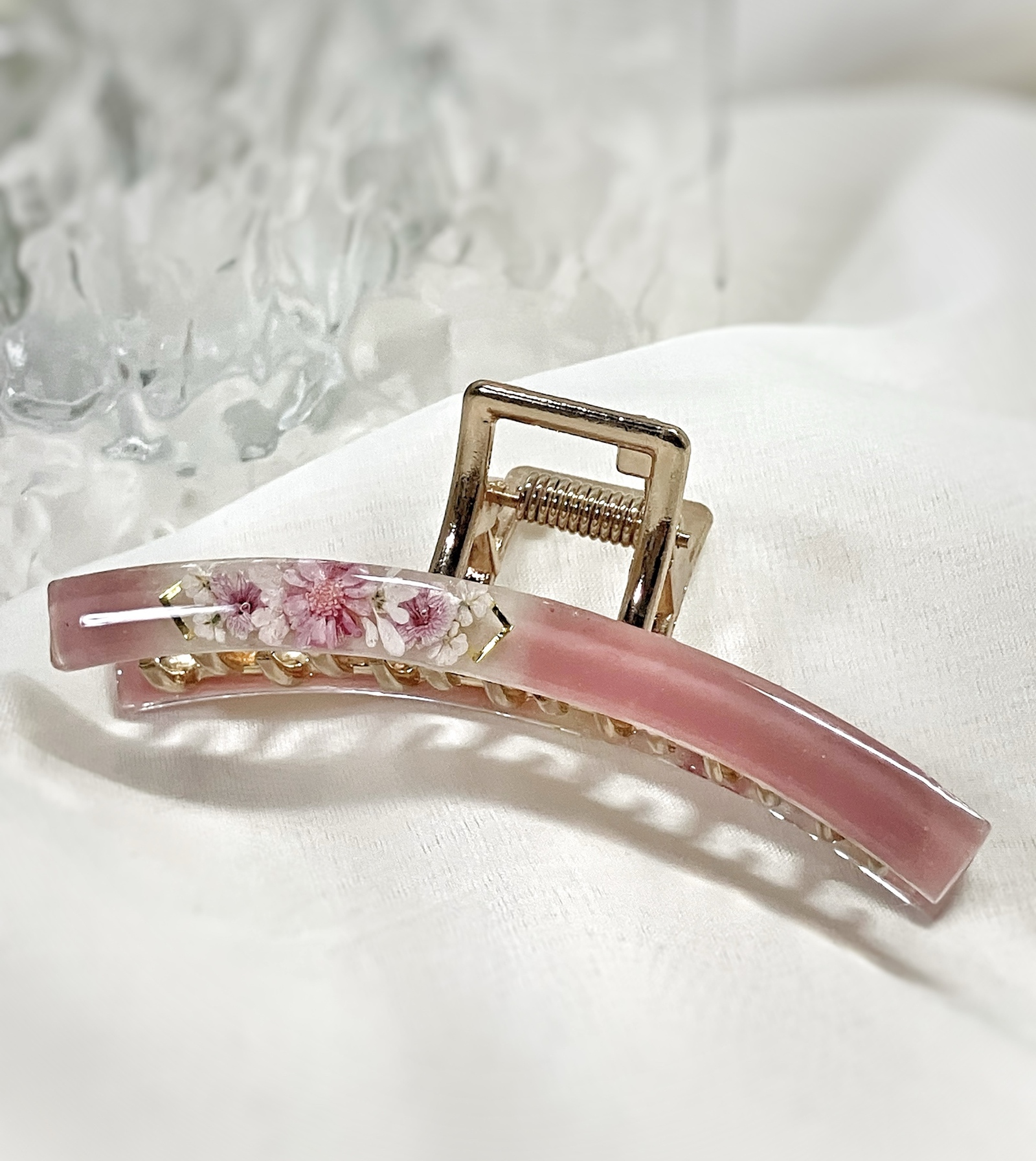 お花が可愛い レジンバンスクリップ『再販』 マーガレット ニュアンス 