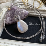 【Masquerade *Petit*】ベロモライトムーンストーン　マクラメ編みネックレス