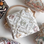 27日(土)21時🕘〜販売スタート♡new🕊️インド刺繍生地チャームポーチ♡ no.101  ボックスポーチ チャーム 便利なチャームポーチ✨3,780円