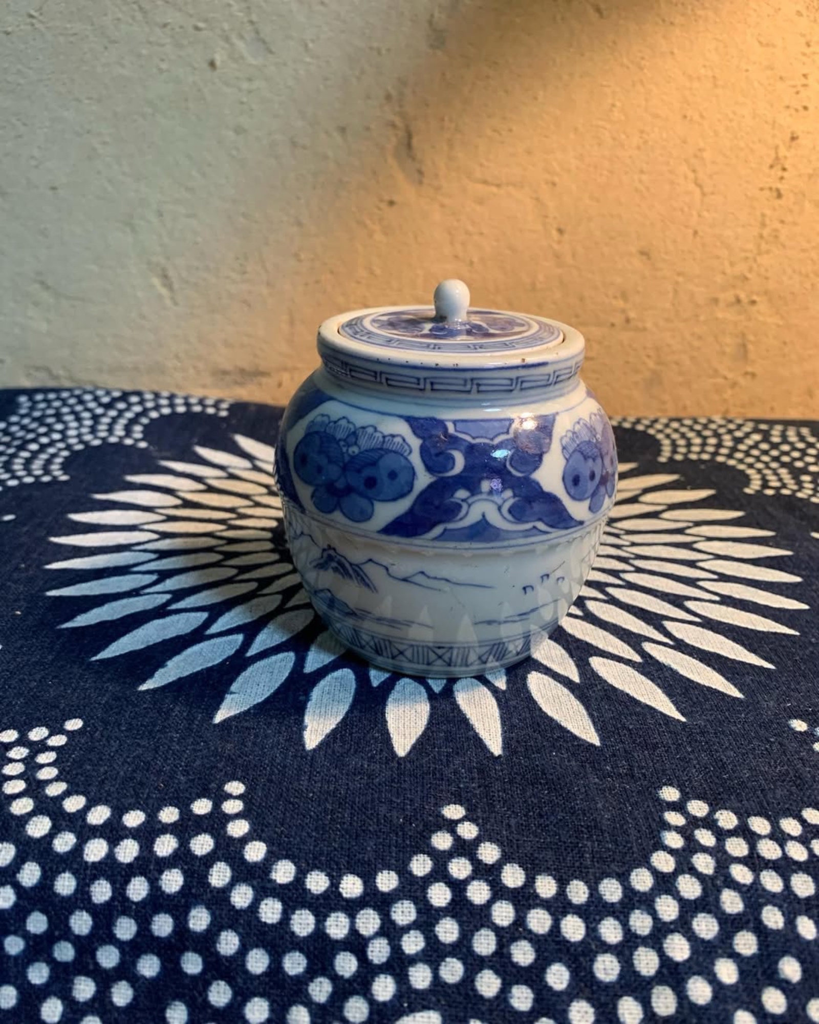 蓋付小壷Small Lidded Jar