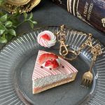 いちごモンブランクリーム　クリーム有　バックチャーム　フォーク&メレンゲチャーム付き☆フェイクスイーツ☆フェイクタルト☆モンブラン☆ストロベリー☆いちご