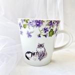 すみれ×黒白ハチワレ猫ちゃんのマグカップ