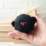 カラピヨちゃん。手のひらサイズのぬいぐるみ カラスのぬいぐるみ
