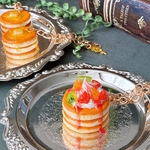 フルーツクリーム パンケーキ  バックチャーム♡新作♡ 誕生日☆フェイクスイーツ☆フェイクパンケーキ☆ホットケーキ☆クレイケーキ☆母の日