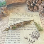 【アイドクレース】異世界ジャーナリストのブローチ