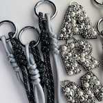 2/7 21:00-再販🌟【①黒フェルト✖︎silverビーズ・ビジュー刺繍】 イニシャルキーチャーム🔑🩶　dailymaily キーホルダー　大人アクセサリー　キラキラ　