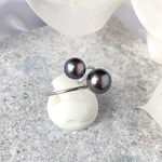 あこや真珠　指輪　黒真珠リング　タヒチカラー　ブラックパール　シルバー（純銀）　大ぶり　シンプル　上品　黒長真珠　高級感　エレガント　フォーマル　結婚式　パーティー　デイリー　贈り物　プレゼント