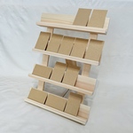 ひのきで作ったイーゼル型木製什器（30×41）／ディスプレイ