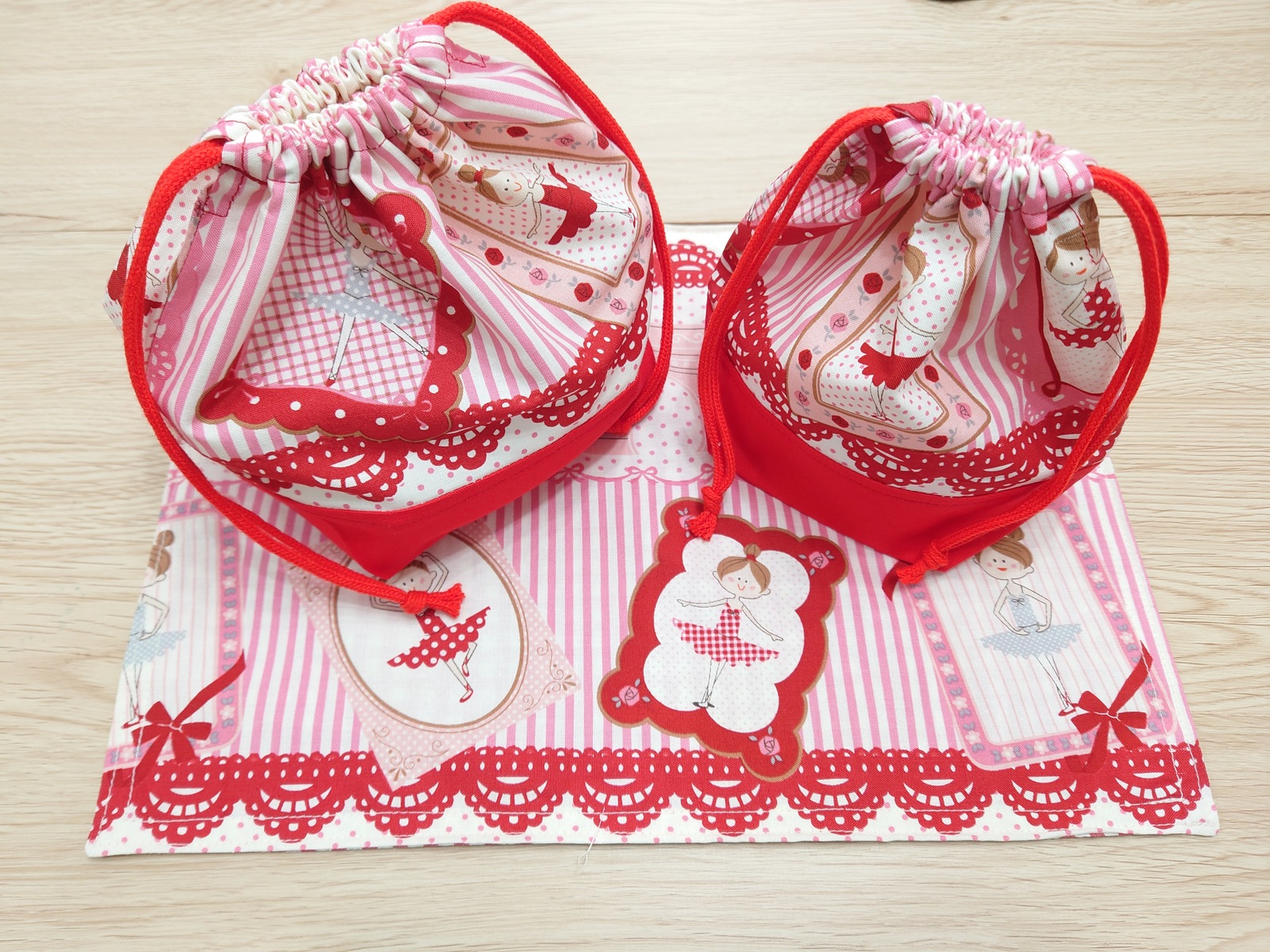 ランチョンマット⭐️コップ袋⭐️お弁当袋⭐️ハンドメイド 入園グッズ3点セット お弁当袋・コップ袋・ランチョンマット